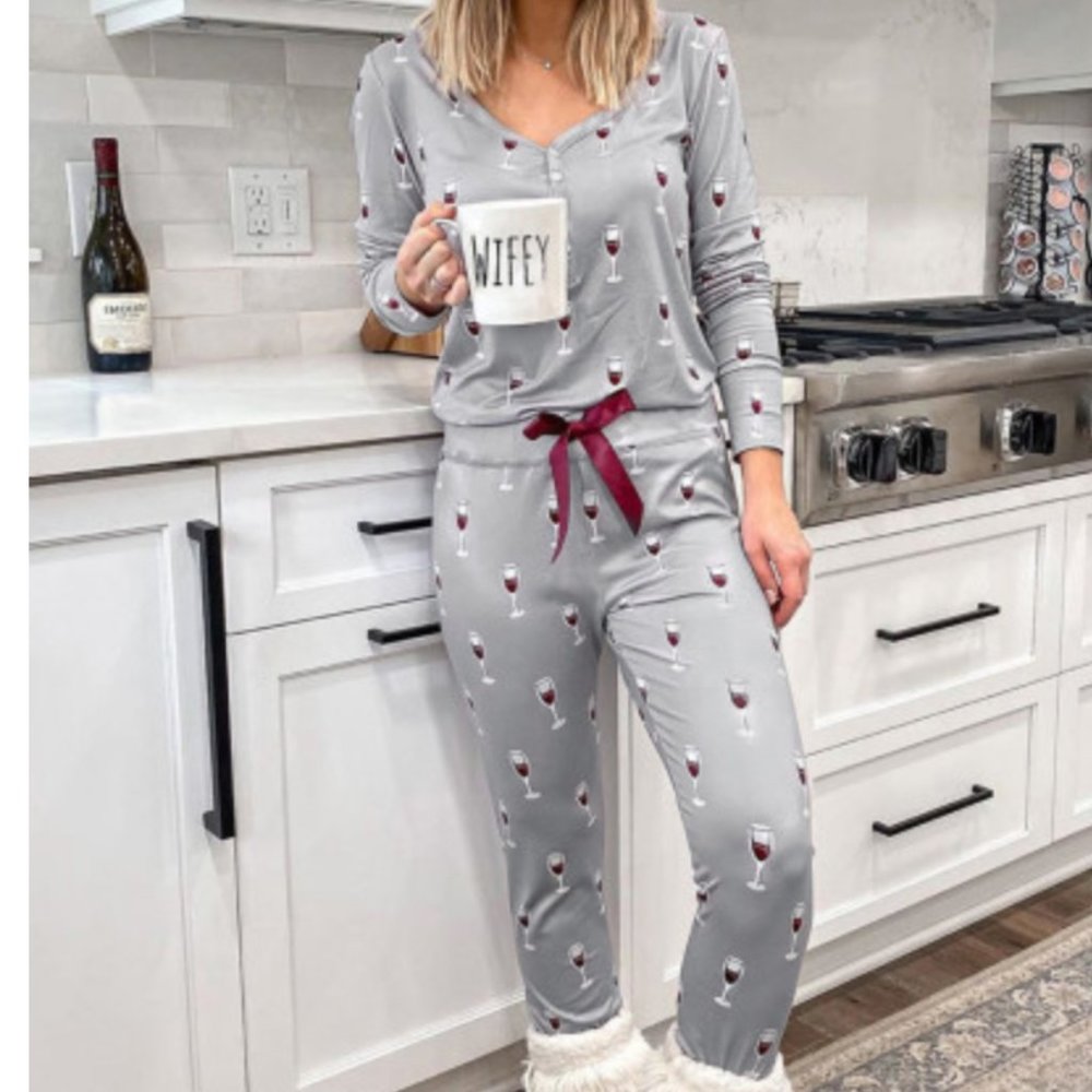 Trendy WINE Glass Pajamas Lounge Set - Picture 14 of 15